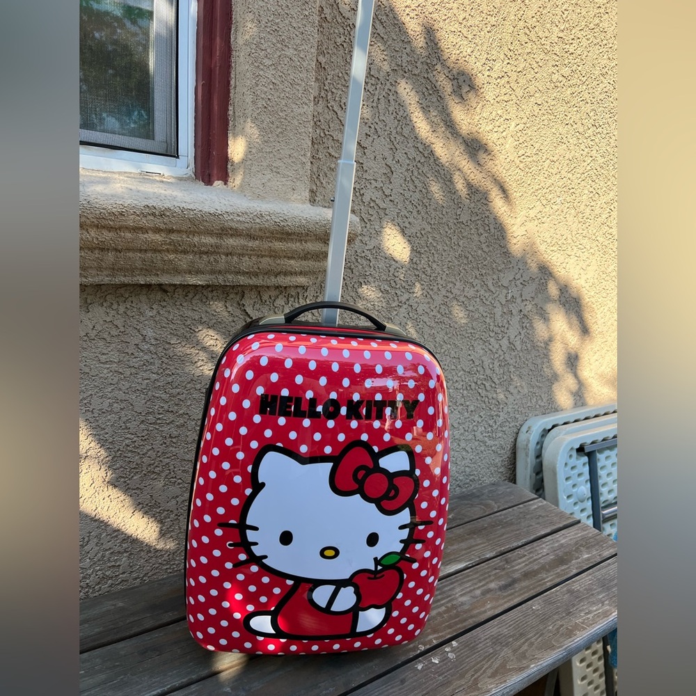 Toddle Hello Kitty luggage
